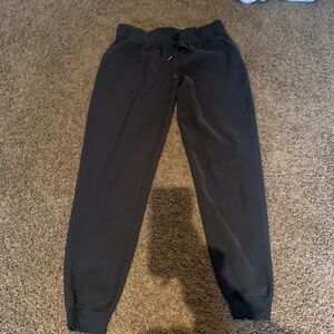 Lululemon on fly woven joggers